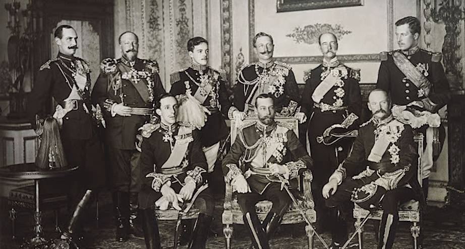 Фото дня: 9 королей на одном снимке