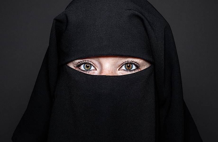 Как проходят границу исламские женщины, которым запрещено показывать свое лицо