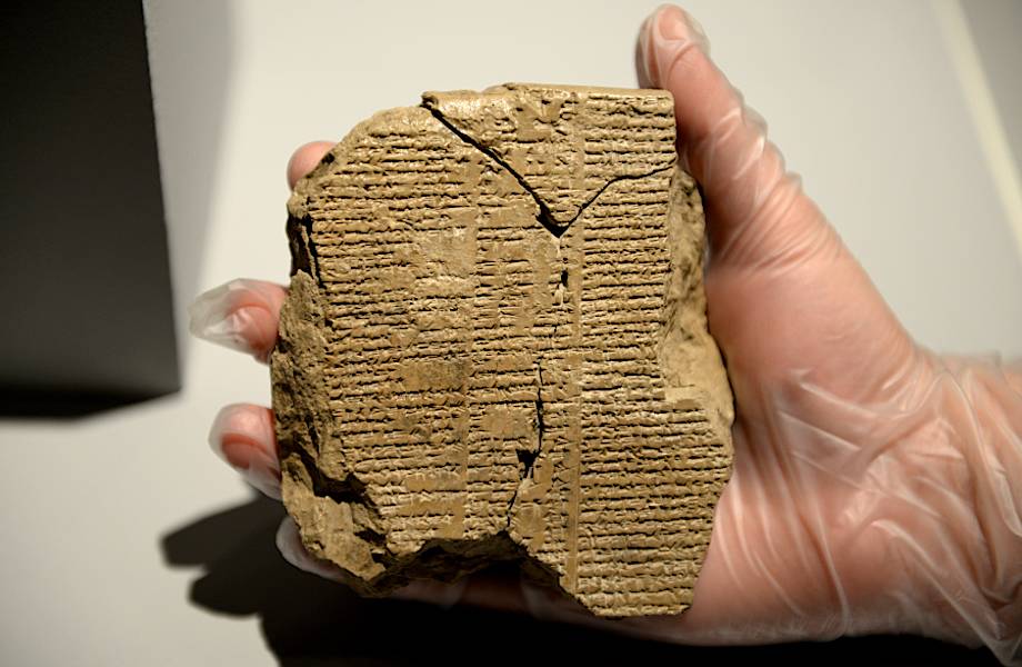 Как искусственный интеллект помогает ученым расшифровывать древние тексты 