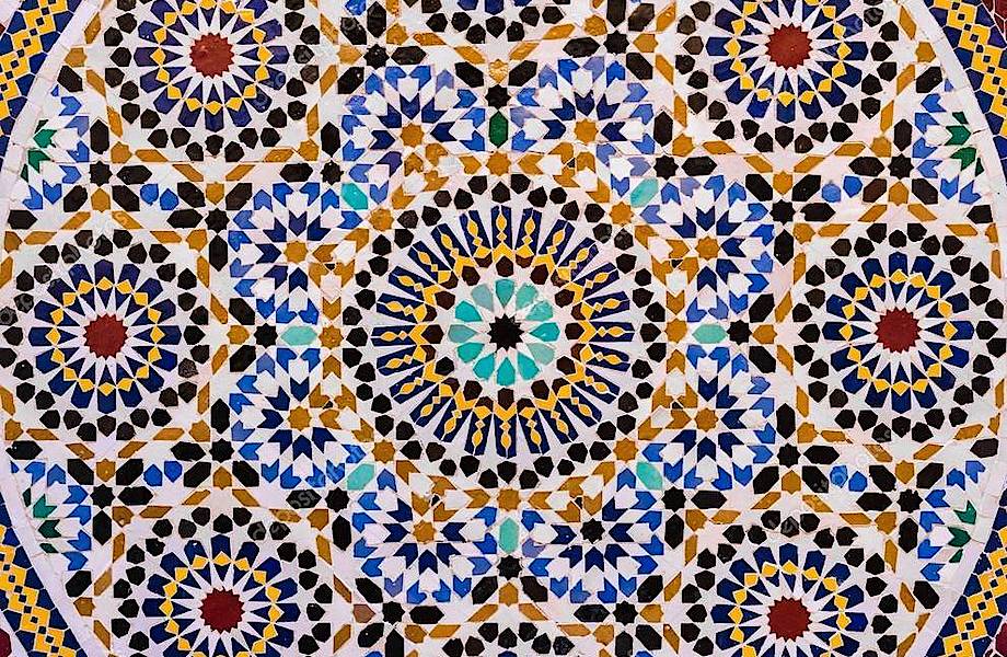 Завораживающий процесс изготовления марокканской мозаики за 5 минут