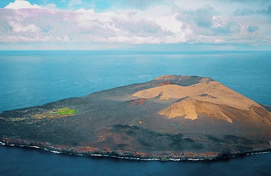Видео: Остров, который внезапно появился из ниоткуда и начал обретать жизнь