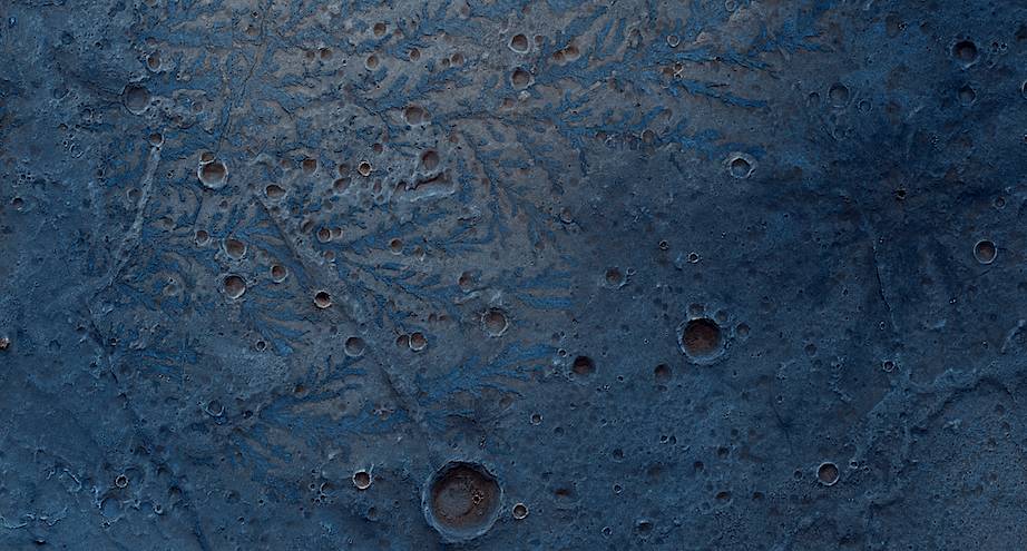 Фото дня: кратер Антониади на Марсе