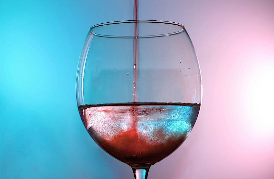 Из воды в вино: ученые практически повторили одно из чудес Христа