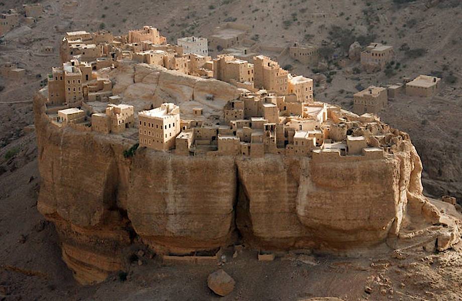 Фантастический Хайд Аль-Джазиль — деревня на камне, от которой захватывает дух