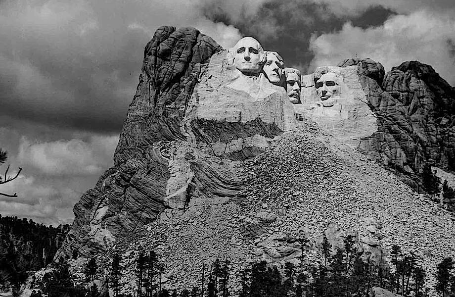 Любопытные снимки того, как делали памятник отцам-основателям США на горе Рашмор