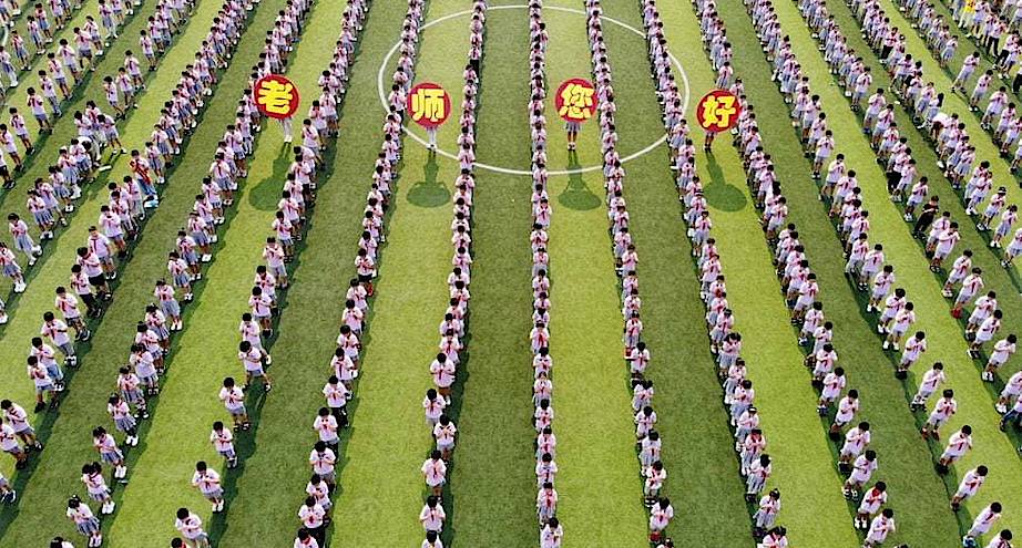 Фото дня: китайские школьники, выстроившиеся в ряды