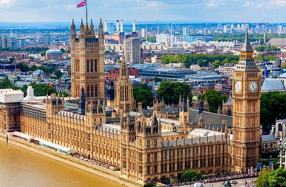 Где «наследили» уральцы: крыша британского парламента из русского железа