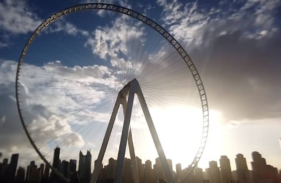 Видео: В Дубае построили самое большое колесо обозрения в мире