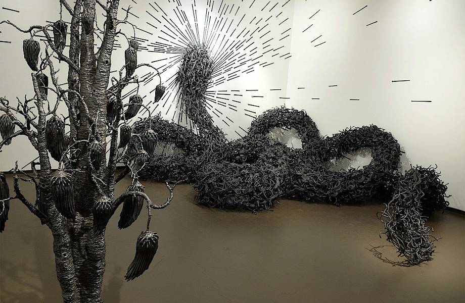 Мир гвоздей Джона Бисби: необычные художественные инсталляции из обычных предметов