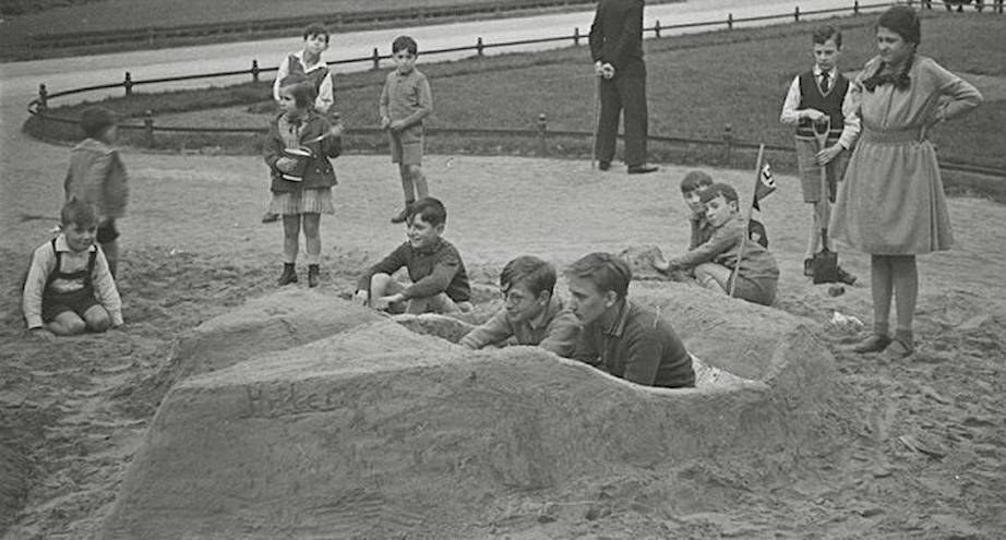 Фото дня: игры юных берлинцев в 1930-х годах