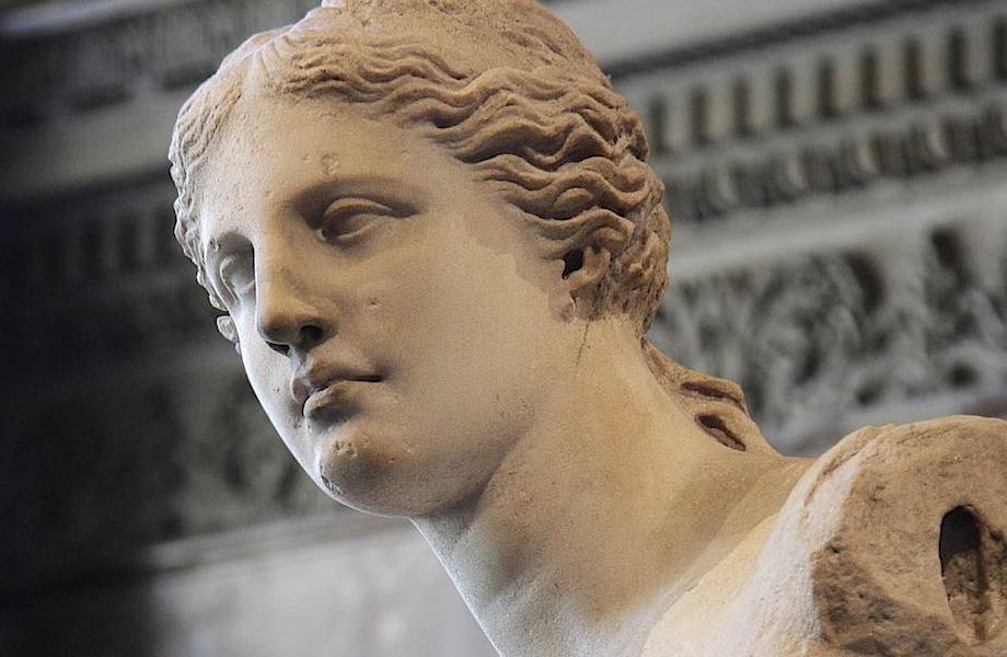 Скульптура без рук Венеры Милосской в Лувре - Шедевр античности