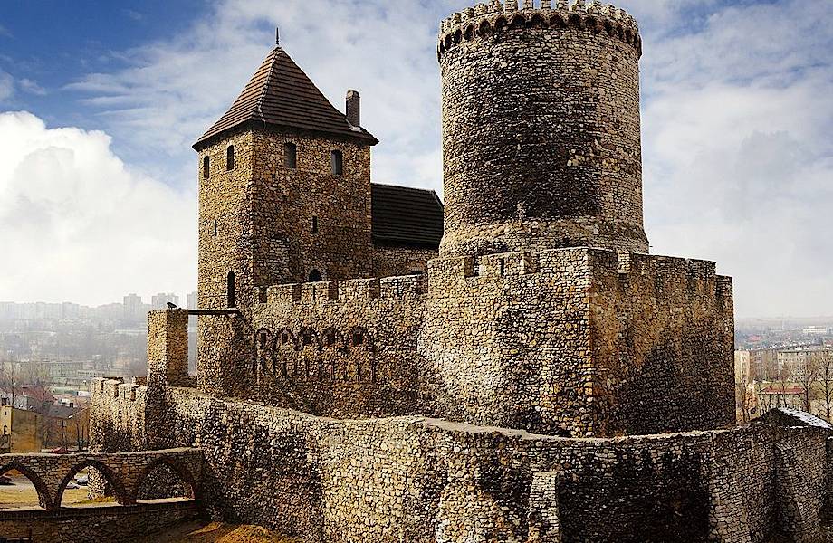 Видео: Крепость, замок, цитадель, кремль — в чем разница