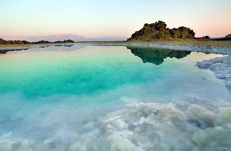 Секреты Мертвого моря: как правильно в него заходить и чего не нужно делать в воде