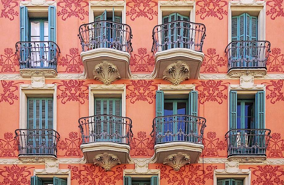 15 фото Барселоны: симметрия города, которую обычно не замечают