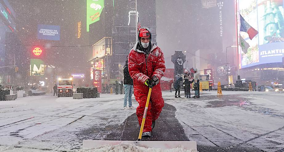 Фото дня: Нью-Йорк во время снегопада