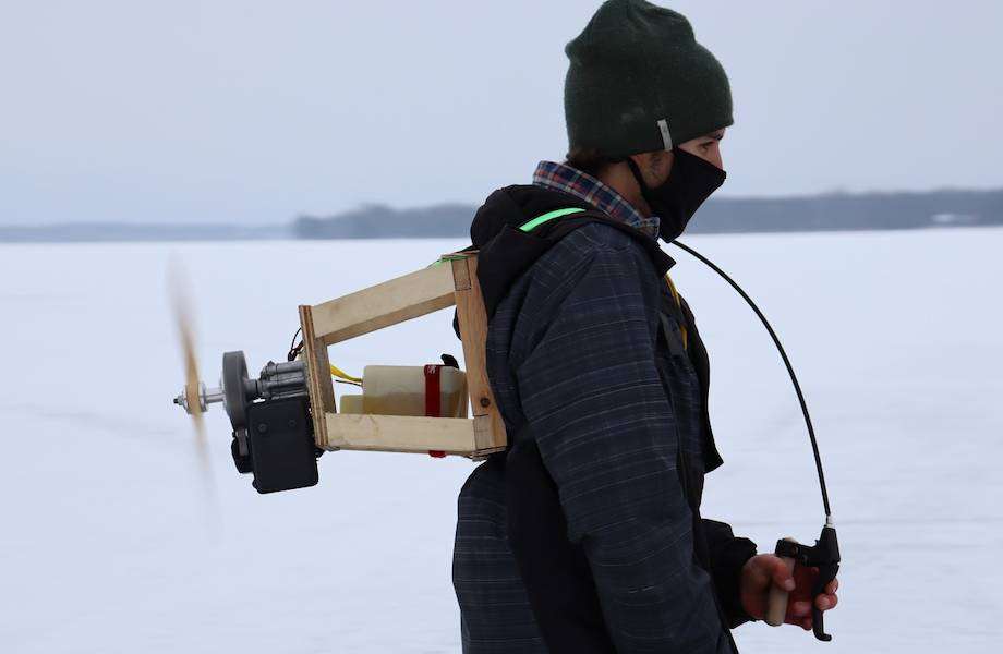 Карлсон на льду: канадец придумал пропеллер, чтобы быстрее кататься на коньках