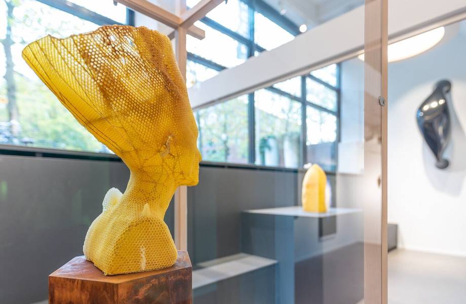 От амфоры до Нефертити: как пчелы помогают скульптору создавать шедевры