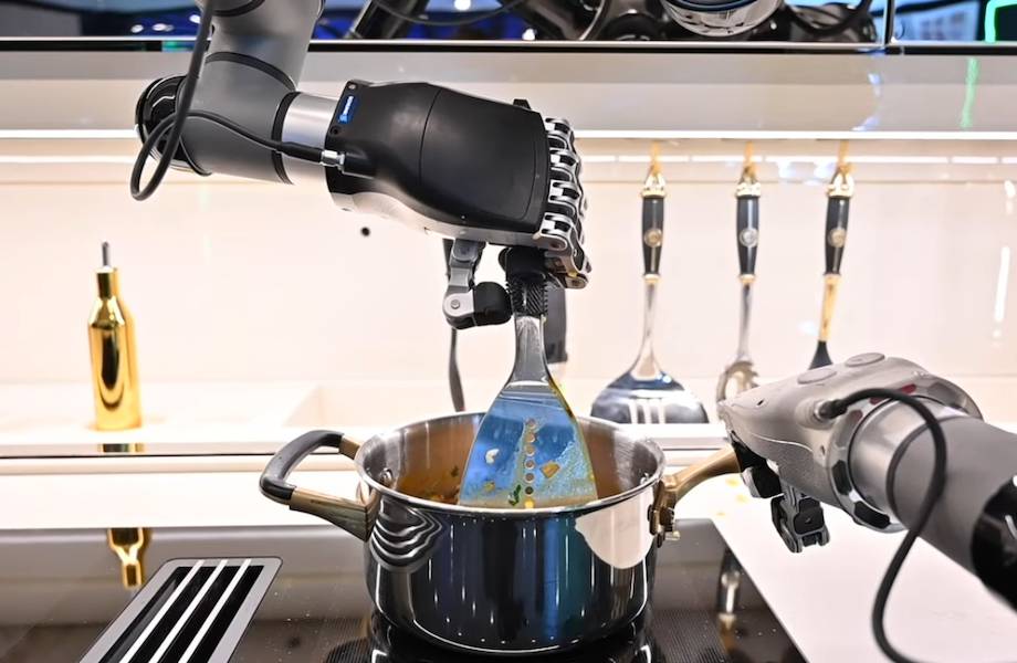 Британцы создали полностью роботизированную кухню, которая сама готовит ...