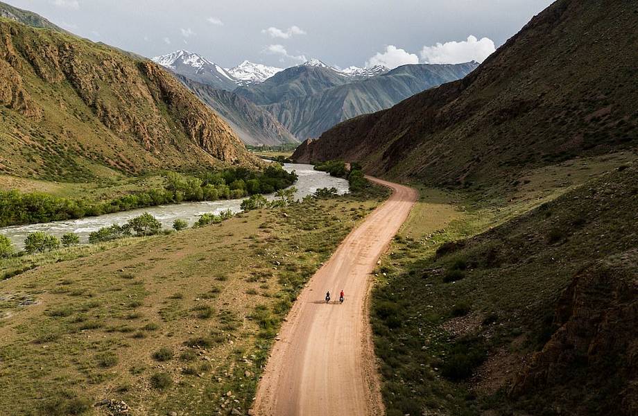 Киргизия покорила сердца: пара рассказала, как три года путешествовала на велосипедах