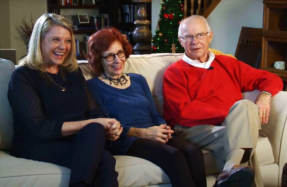 Видео: Родители нашли свою дочь 50 лет спустя, а она написала их историю любви