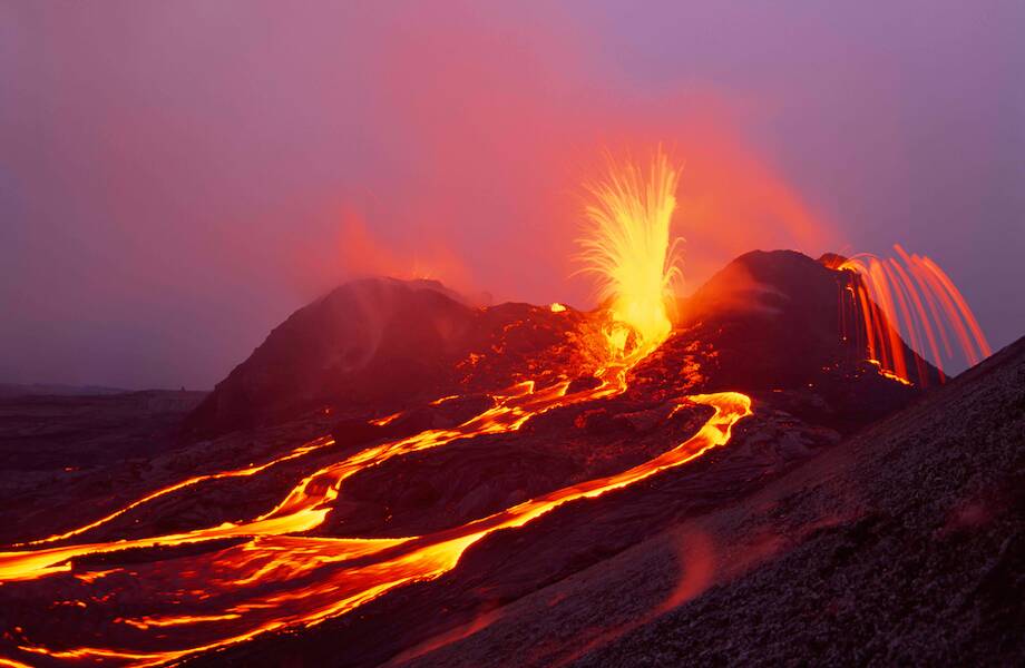 Видео: Почему без вулканов на Земле не было бы жизни