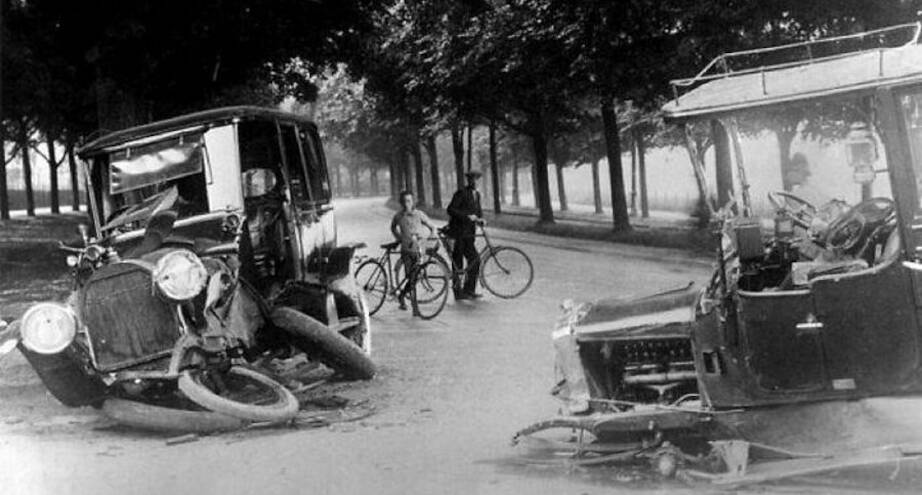 Фото дня: возможно, самое первое фото ДТП, 1914 г.