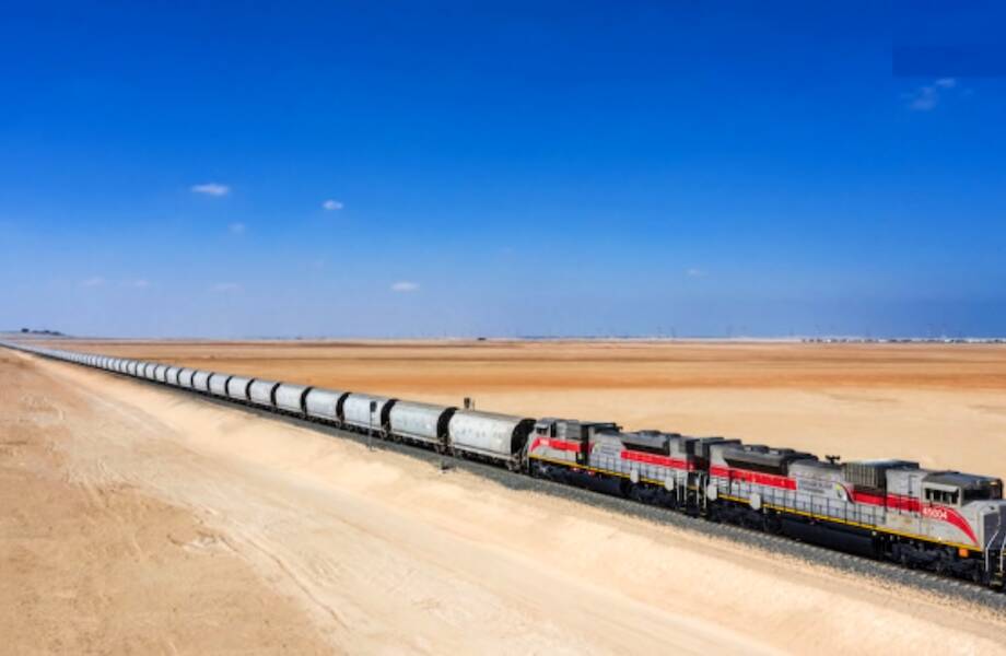 Видео: 100 миллиардов долларов в песок — арабы строят железную дорогу в пустыне