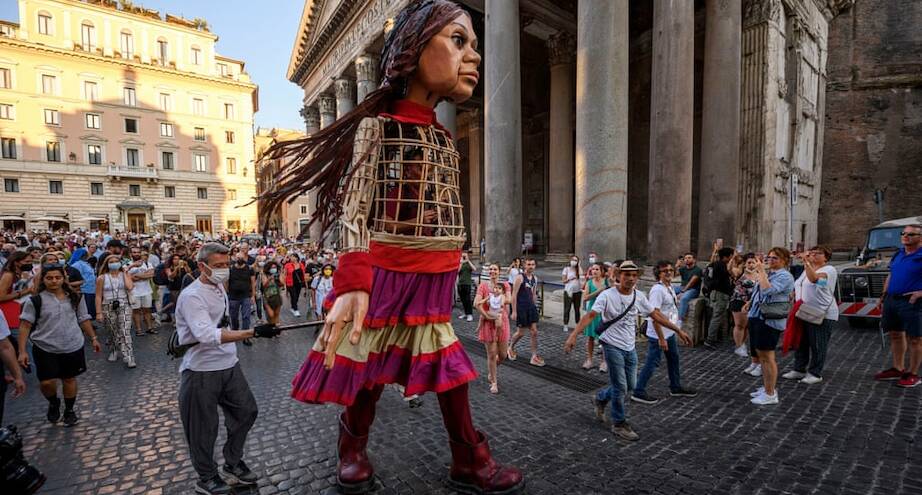 Фото дня: марионетка на улице Рима