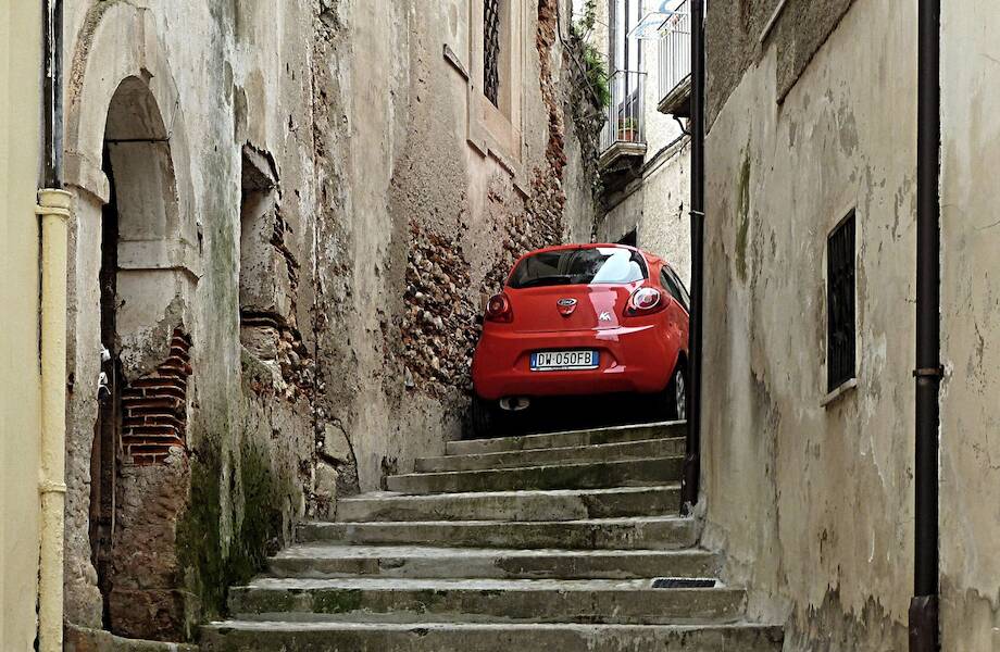 12 странных привычек итальянцев: бросать машину где-угодно и не оставлять чаевые