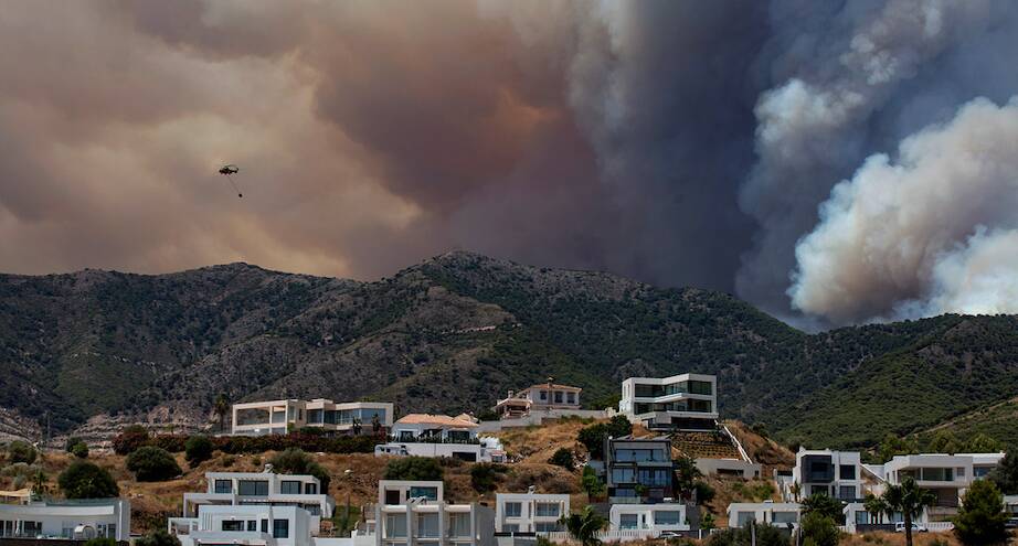 Фото дня: лесные пожары в Испании