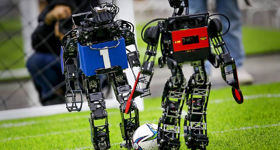 Фото дня: футбольный матч среди роботов