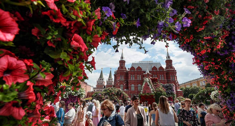 Фото дня: летний фестиваль цветов в центре Москвы