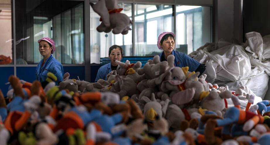Фото дня: фабрика плюшевых игрушек в Китае
