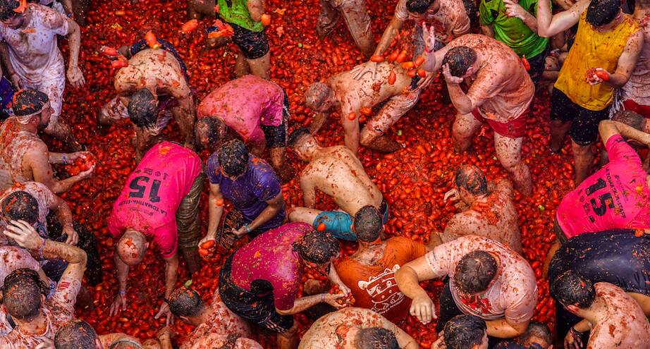 Фото дня: легендарная битва томатами в Испании
