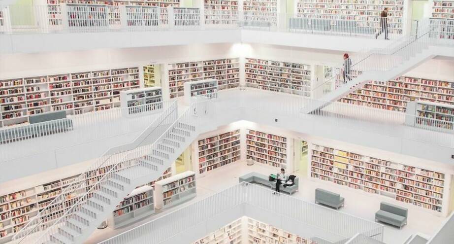 Фото дня: библиотека в немецком Штутгарте