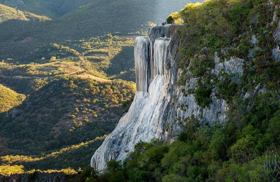 Удивительный водопад Мексики, сложенный из камня