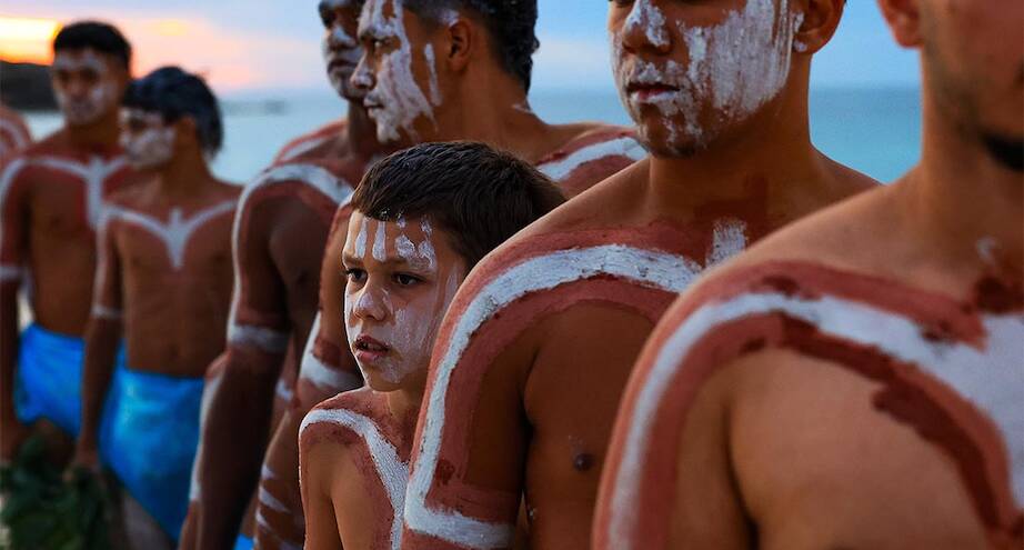 Фото дня: коренные австралийцы на традиционной церемонии