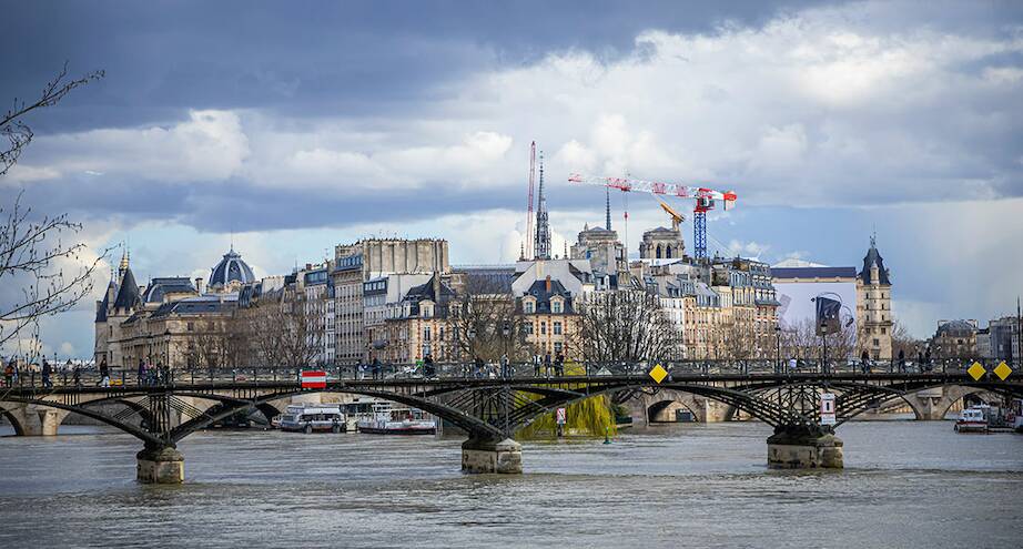 Фото дня: Париж под угрозой наводнения