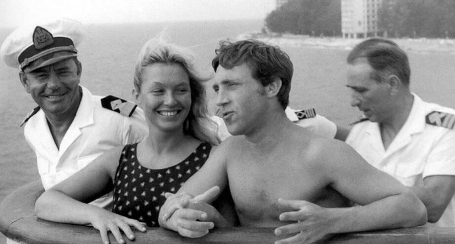 Фото дня: Владимир Высоцкий и Марина Влади на отдыхе, 1969
