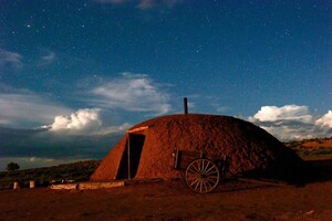 16 фото о том, как может выглядеть глэмпинг в пустыне